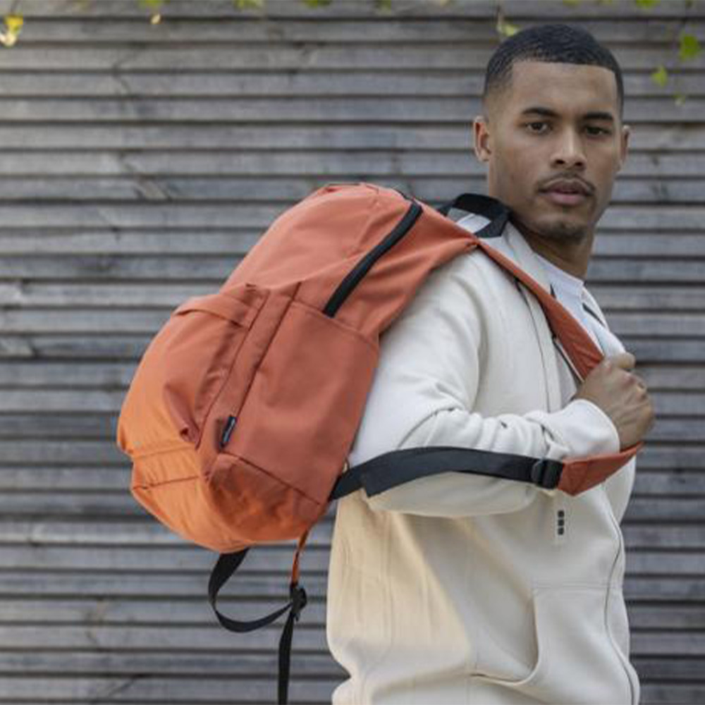 Sac à dos publicitaire pour ordinateur en polyester recyclé Byron 16 L_06