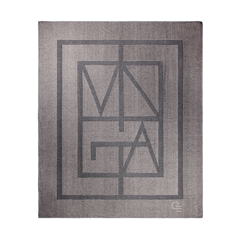 Couverture en polyester recyclé certifié Vinga Monogram 260 g_01