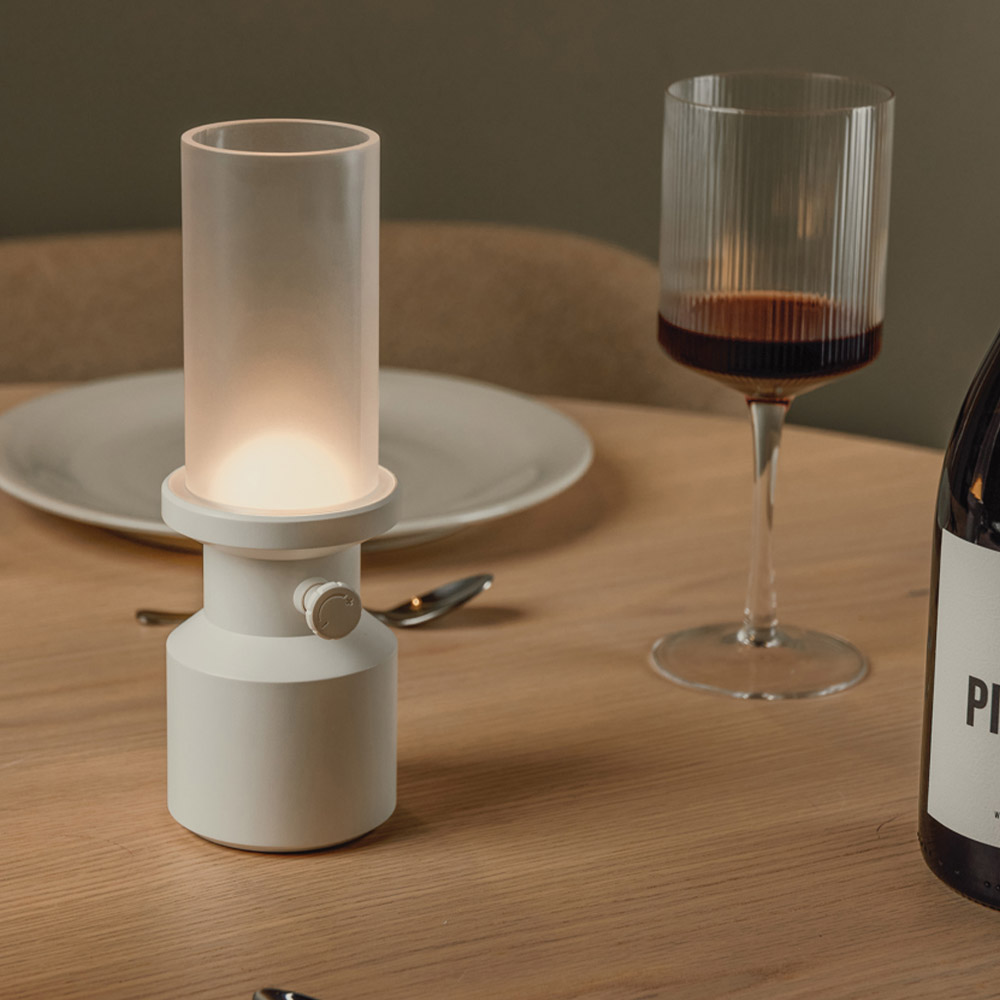 Lampe de table en plastique recyclé certifié Vinga Niori _04