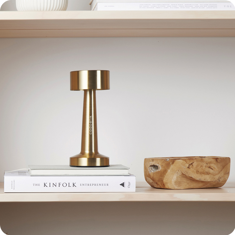 Lampe de bureau en métal et plastique recyclé certifié Maris_00