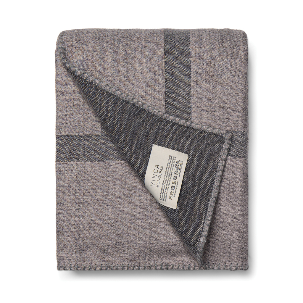 Couverture en polyester recyclé certifié Vinga Monogram 260 g_01