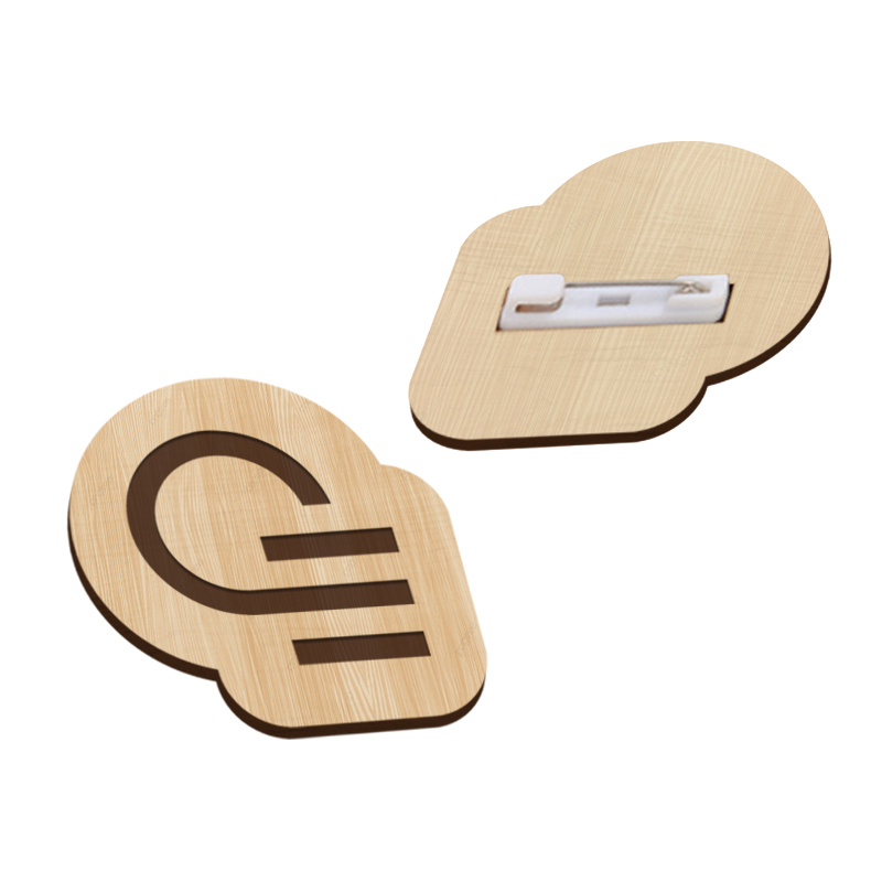 Badge pin's en bois à la forme Écopin_1
