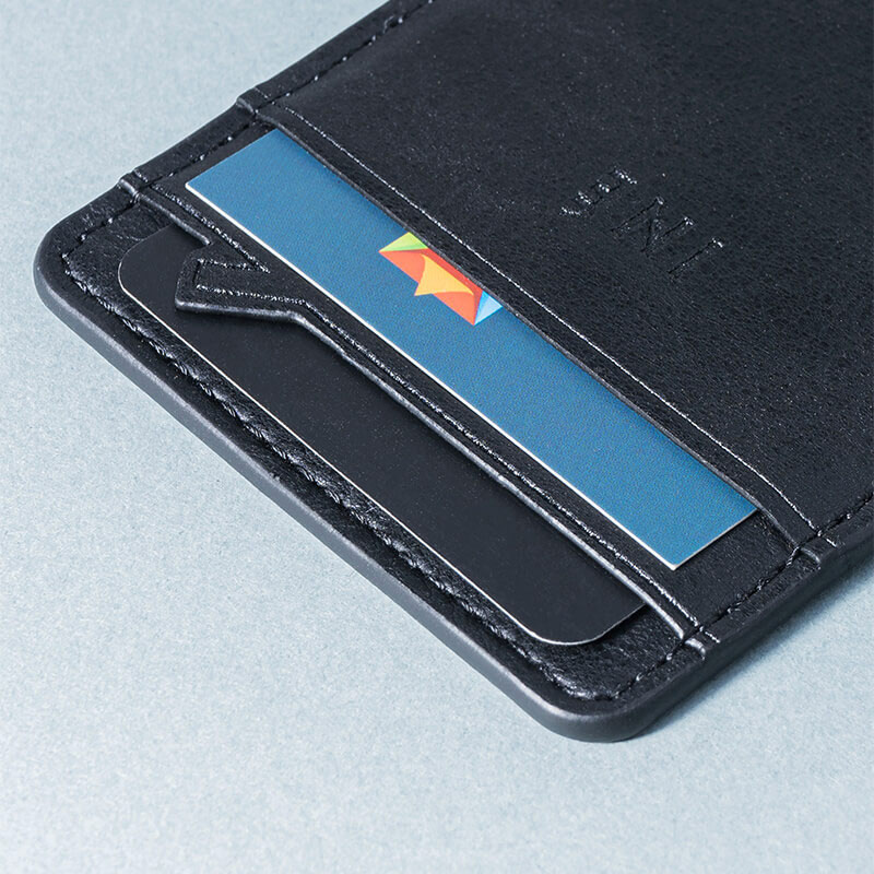 Porte-cartes adhésif et connecté en cuir recyclé Mini Iné_04